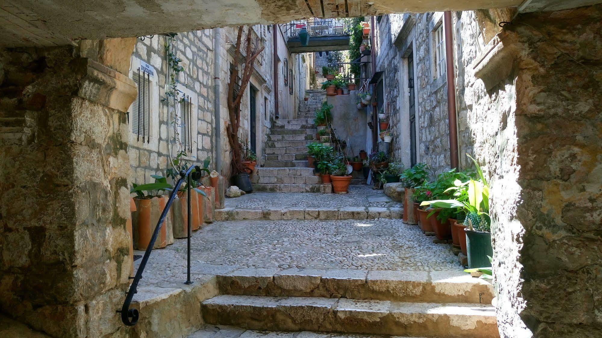 Apartment Center